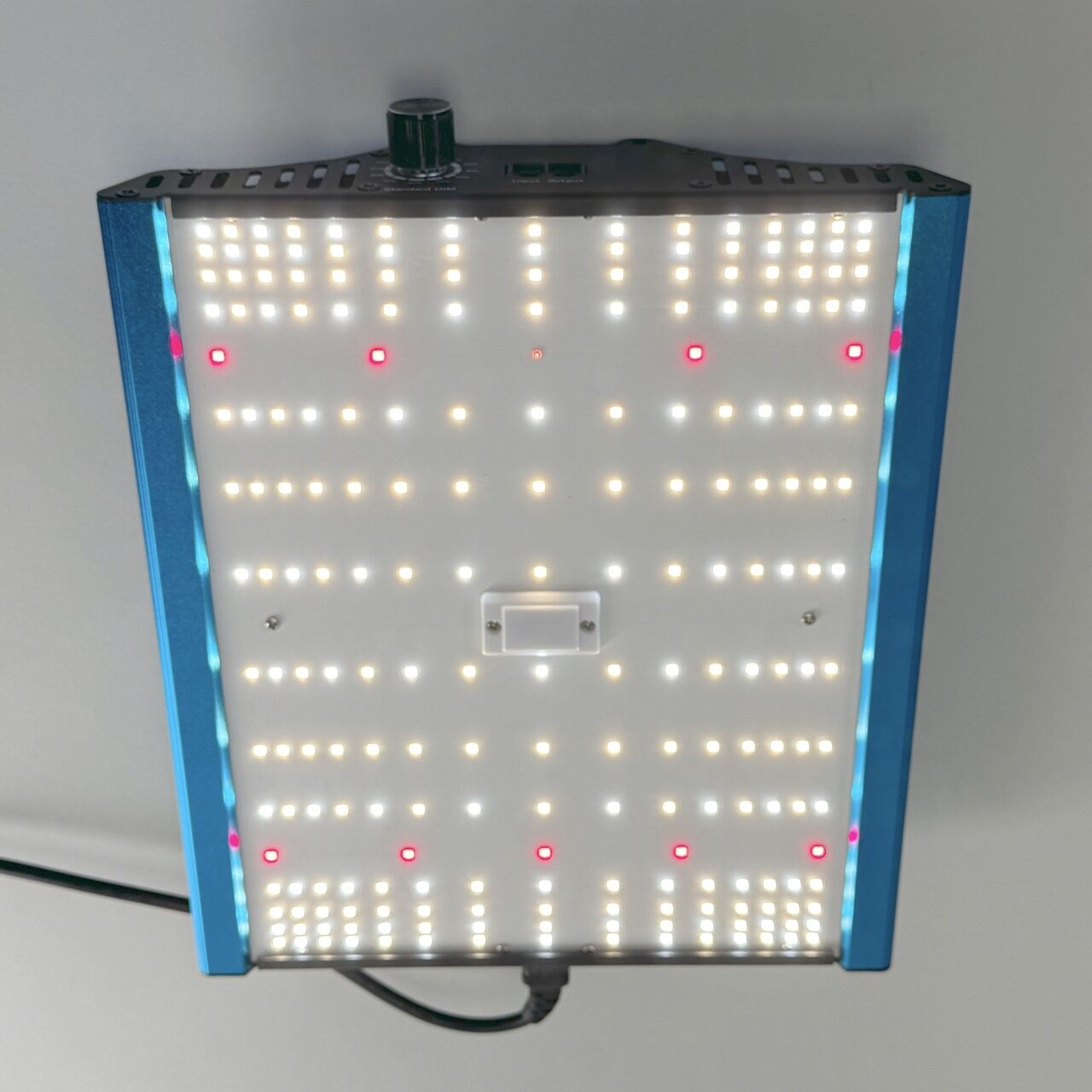 1120_3 Grow Light